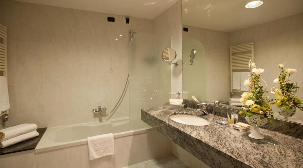 Phi Hotel Cavalieri Бра Экстерьер фото